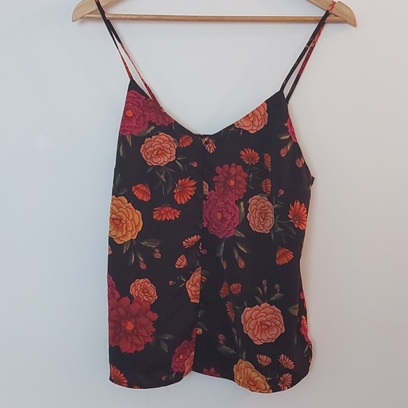NWT Cupcakes and Cashmere Floral on Black Button Up Tank Size XS - Picture 3 of 8